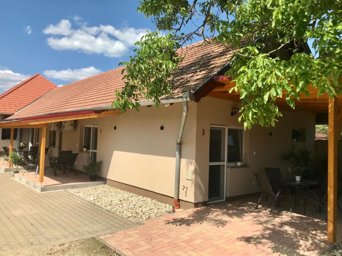 Lena Vendeghaz Otel Balatonberény Dış mekan fotoğraf