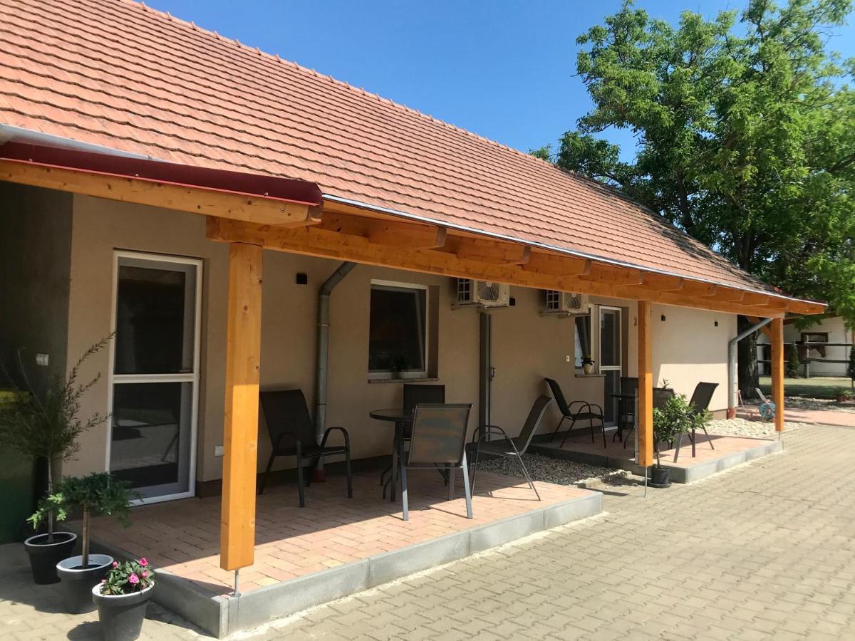 Lena Vendeghaz Otel Balatonberény Dış mekan fotoğraf