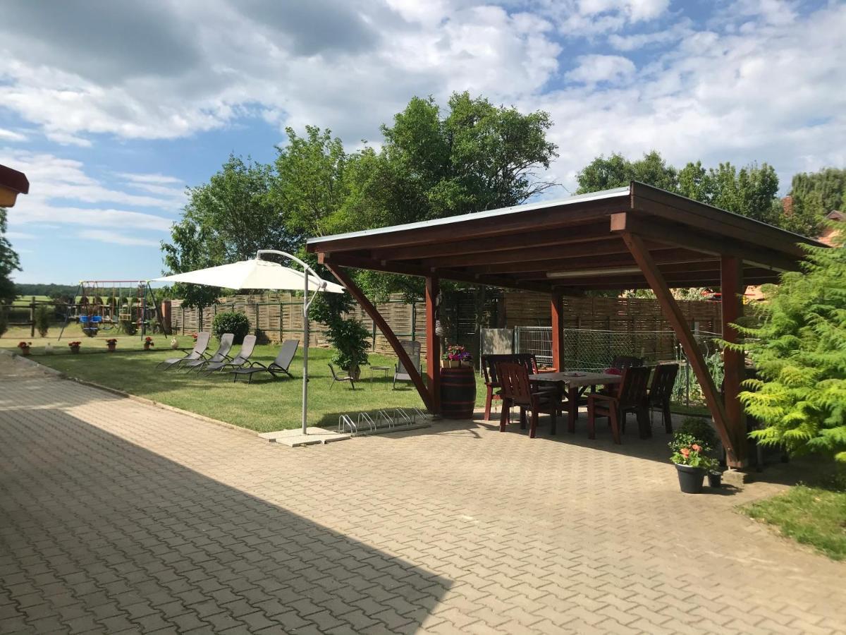 Lena Vendeghaz Otel Balatonberény Dış mekan fotoğraf