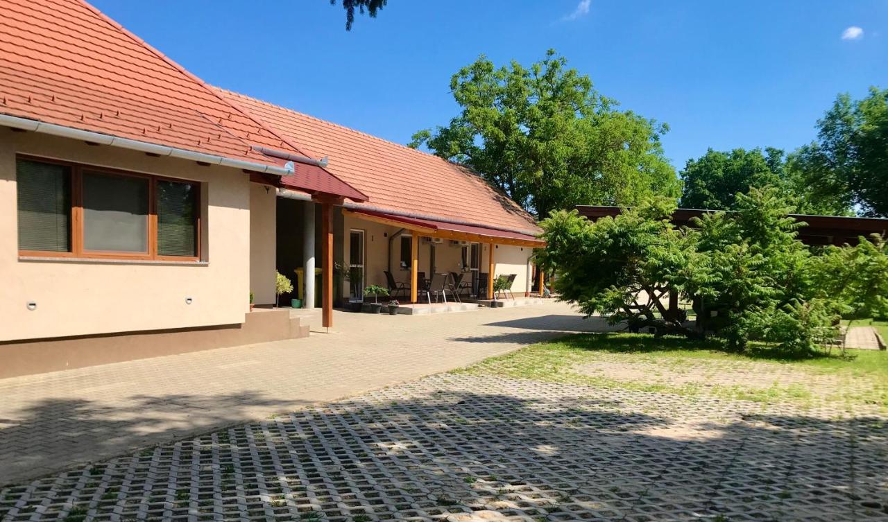 Lena Vendeghaz Otel Balatonberény Dış mekan fotoğraf