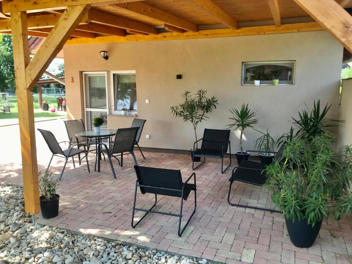 Lena Vendeghaz Otel Balatonberény Dış mekan fotoğraf