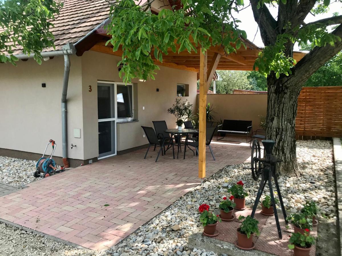 Lena Vendeghaz Otel Balatonberény Dış mekan fotoğraf